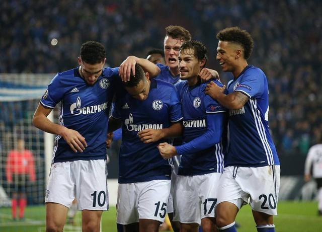 沙尔克球员集结备战迎接挑战 沙尔克球员集结备战迎接挑战