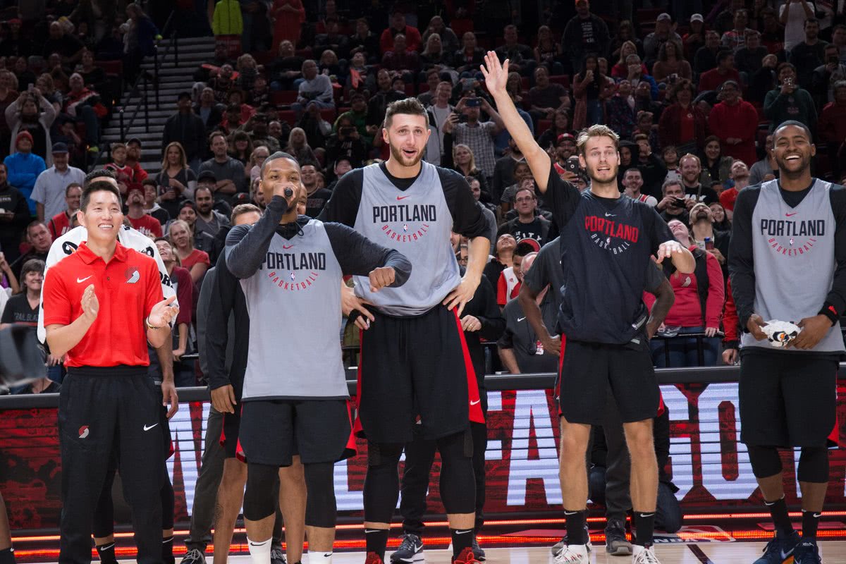 西部半决赛各队实力强劲，角逐异常激烈