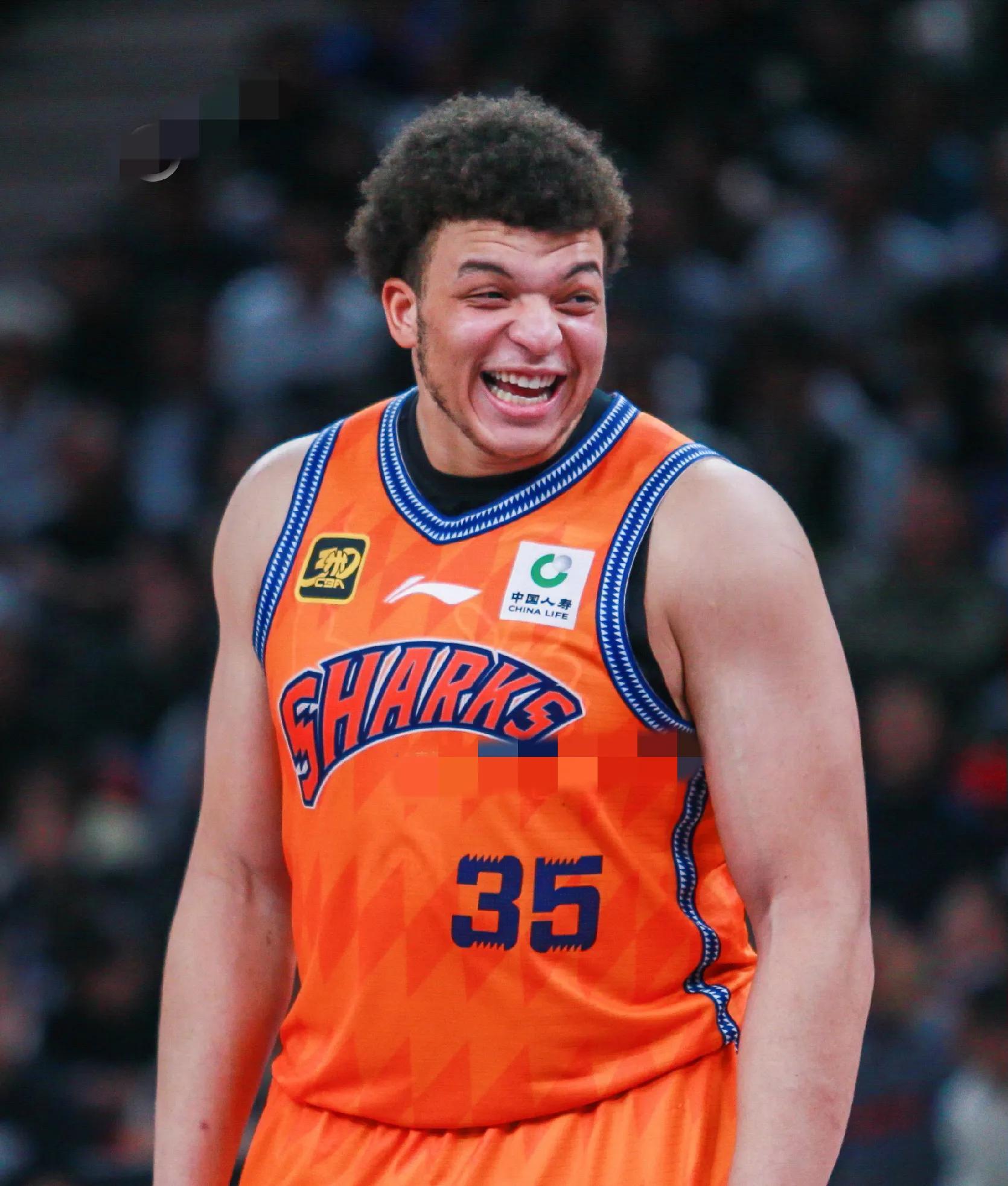 广东队主场胜利,连胜纪录不断延续 广东队主场胜利,连胜纪录不断延续