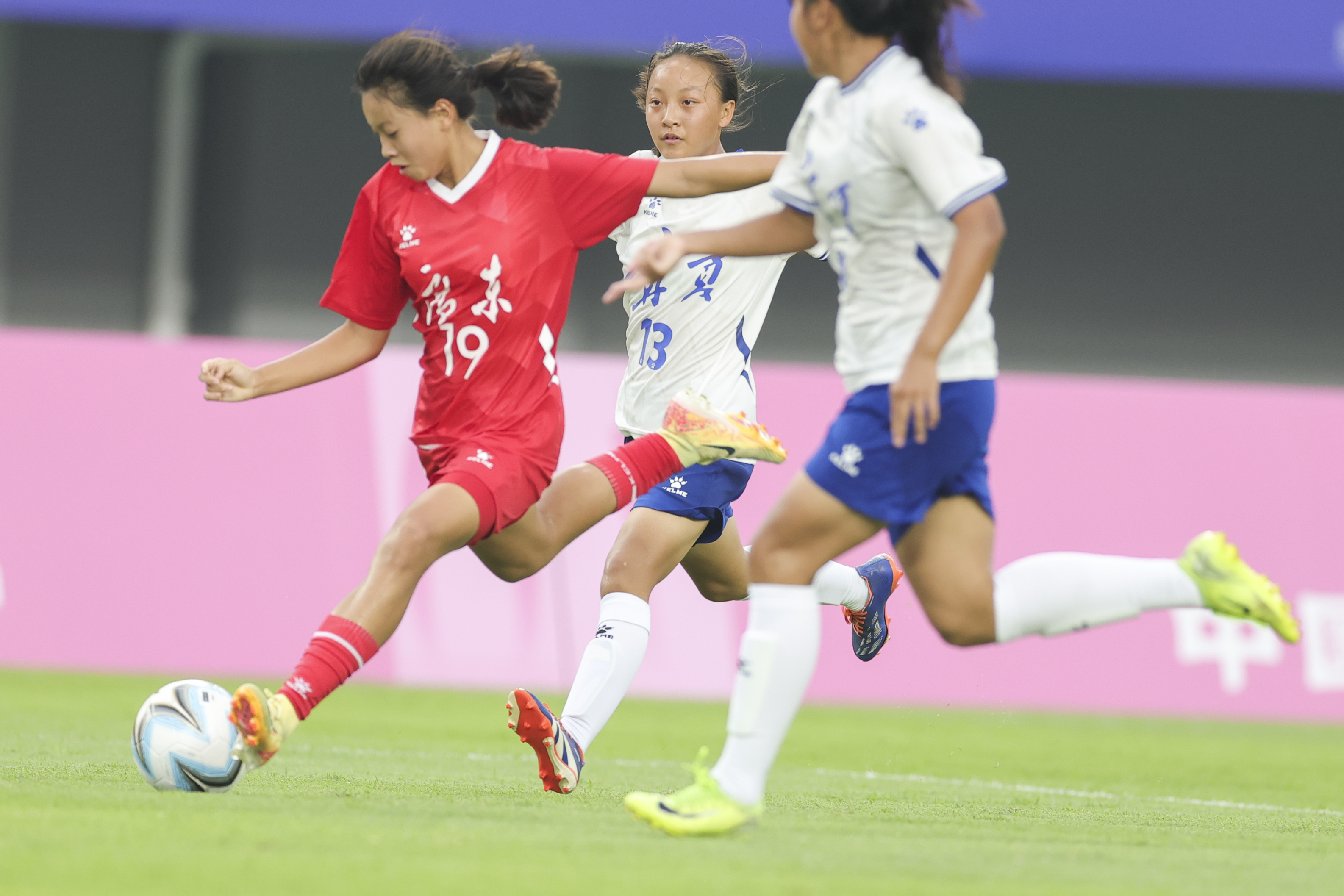 包含巴黎赛场，中国女足接连取得漂亮胜利的词条