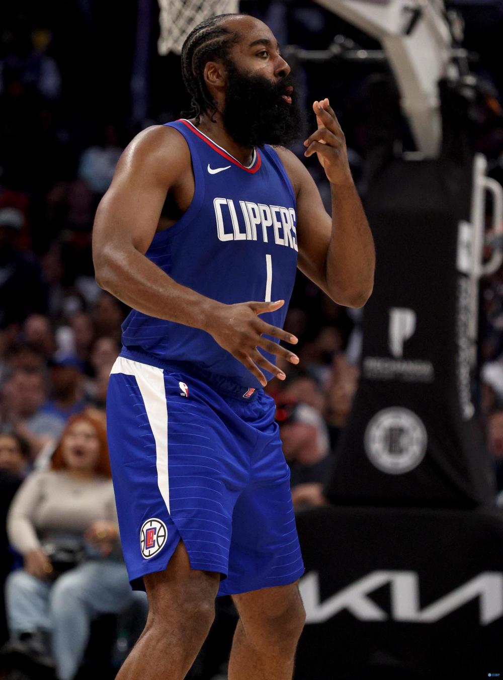 包含美国篮球明星哈登投入欧洲赛场,华丽三分破纪录的词条 包含美国篮球明星哈登投入欧洲赛场,华丽三分破纪录的词条