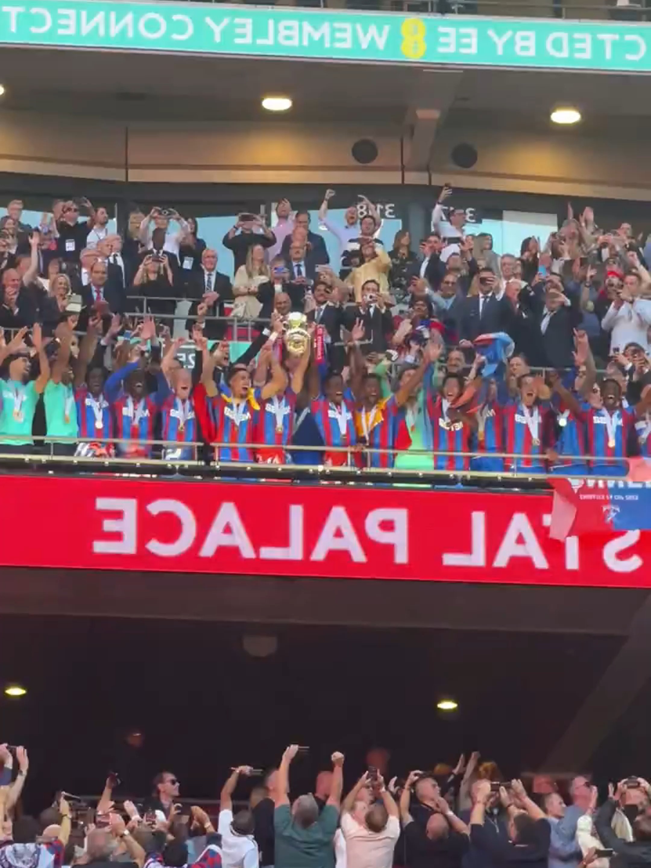 水晶宫客场大胜诺维奇，表现令人瞩目的简单介绍