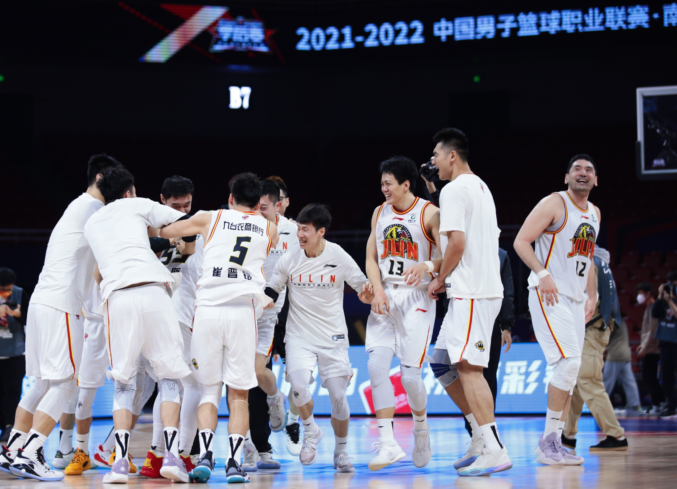 球队主力全员出战，赢得了关键胜利