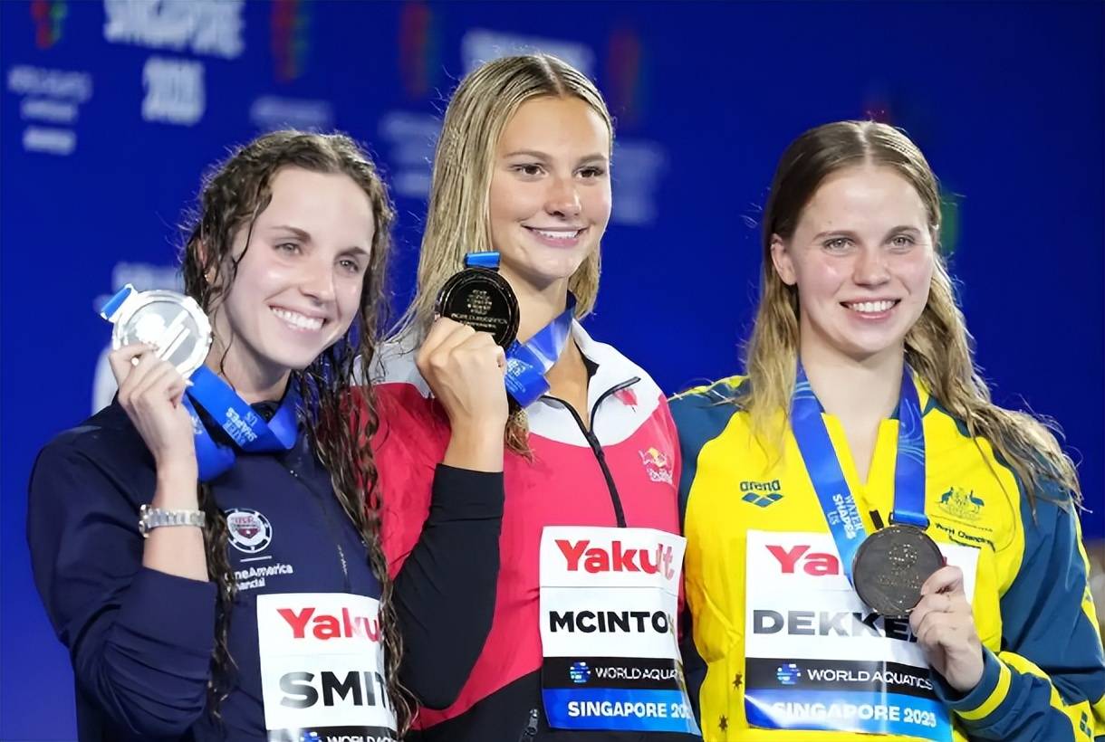 澳大利亚游泳选手带领团队夺冠的简单介绍 澳大利亚游泳选手带领团队夺冠的简单介绍