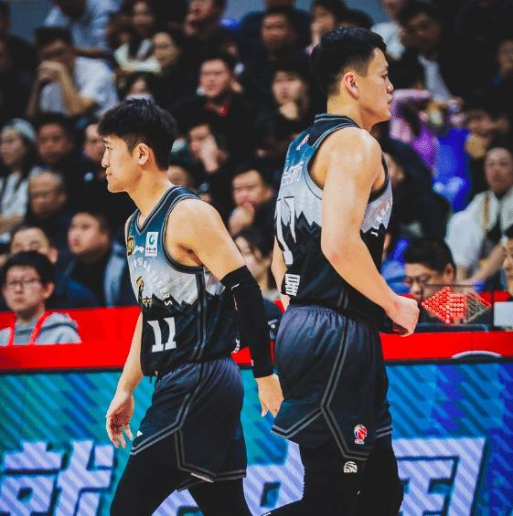 广州男篮取得连胜,冲击榜首 广州男篮取得连胜,冲击榜首