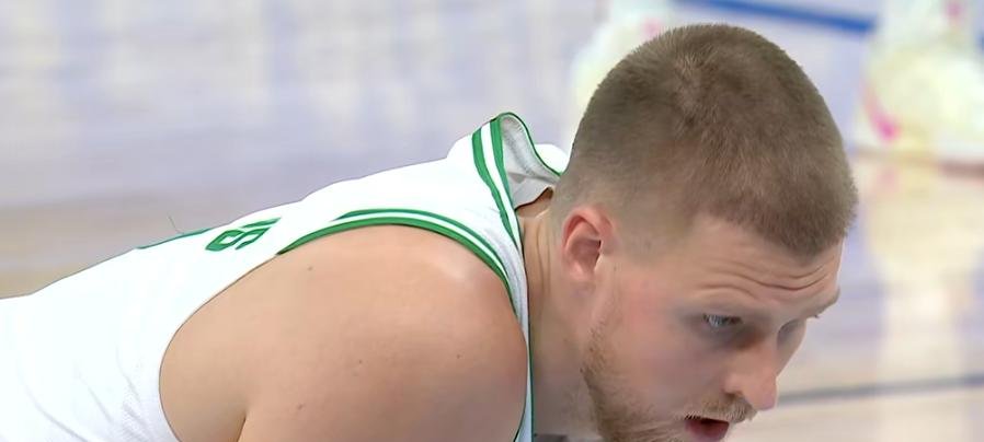 火箭客场逆转凯尔特人