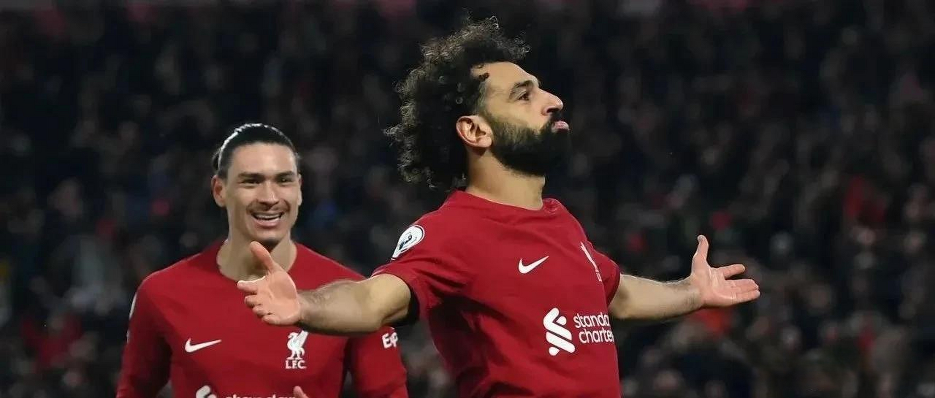 包含狼队客场逆转对手，取得胜利的词条